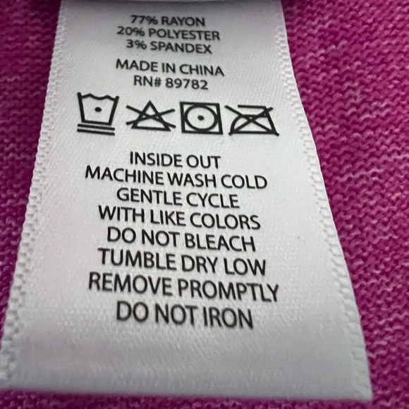 NWT Natori short sleeved pull over top. Small neck with ribbed sleeves. Small - Picture 7 of 8